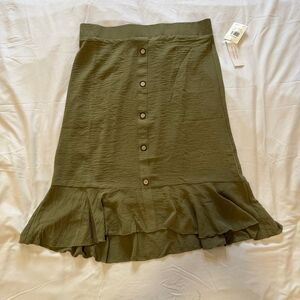 NWT RETROLOGY Olive Green Button-Front Ruffle Hem Skirt SIZE L
